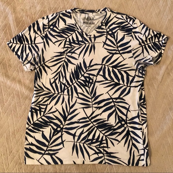 American Rag Men’s Hawaiian style V-neck t-shirt in Large - Picture 4 of 6